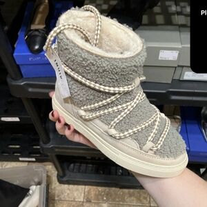 Inuikii Women's Gray and Cream Winter Boots